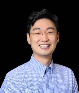 Dr. Bondki Woo headshot