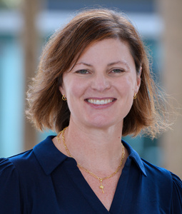 Maureen Petkewich Headshot