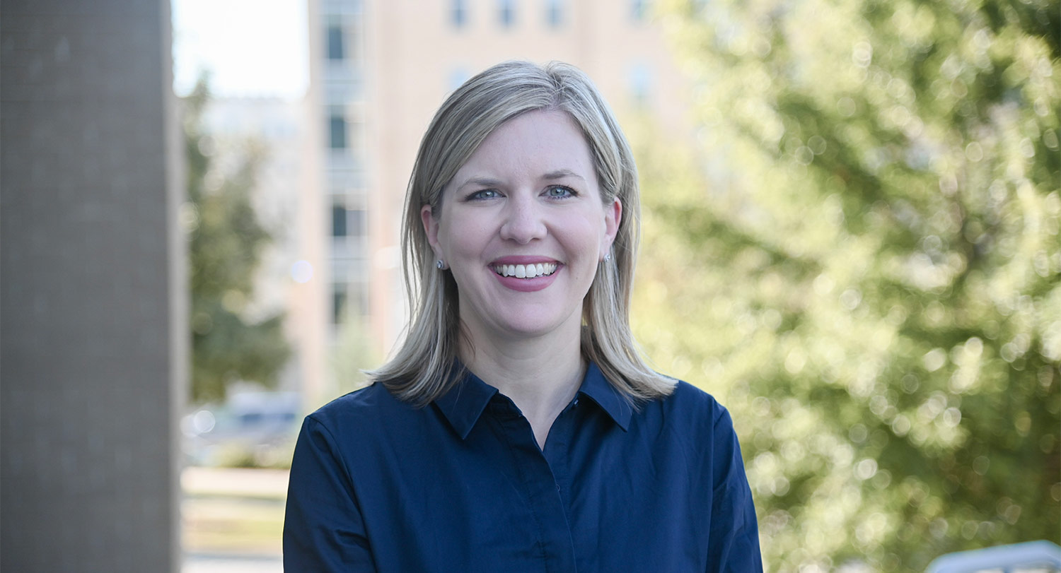 Head and shoulders photo of Elizabeth Crouch